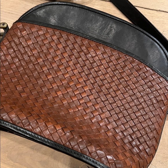 Talbots leather crossbody purse - Picture 2 of 8